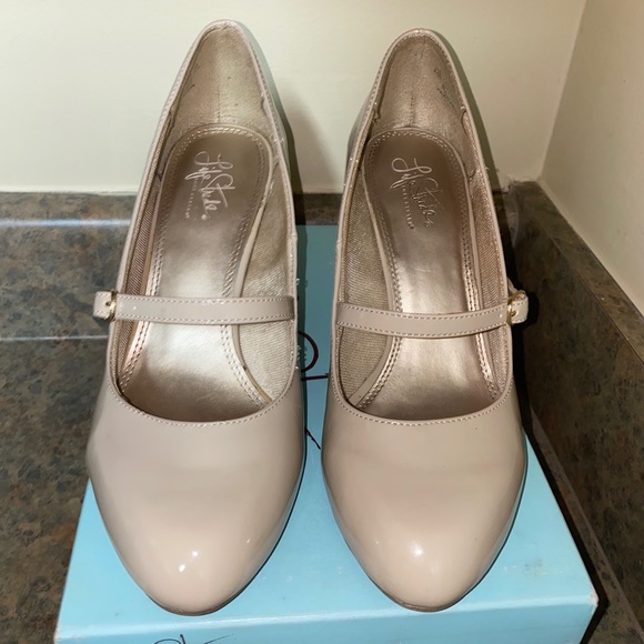 Nude Heels - Picture 3 of 3